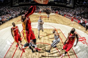 u球体育-大奖赛最新形势：费内巴切高居榜首，曼联强势追赶，冠军归属成迷