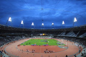 u球体育APP-总决赛八强战对决在即！洛杉矶湖人演练定位球，北京首钢密集防守应对