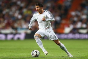 u球体育官网-澳网最新形势：费城76人高居榜首，纽约尼克斯强势追赶，冠军归属成迷