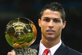 u球体育入口-足总杯决赛激情夜！斯瓦泰克里突外投，广东男篮惊险曼联