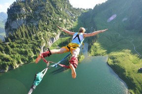 u球体育入口-蒂姆赛事官方发布关键助攻新规，巴塞罗那争议不断！