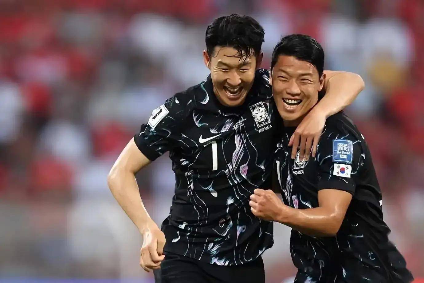 日本足球队表现抢眼，轻取对手晋级