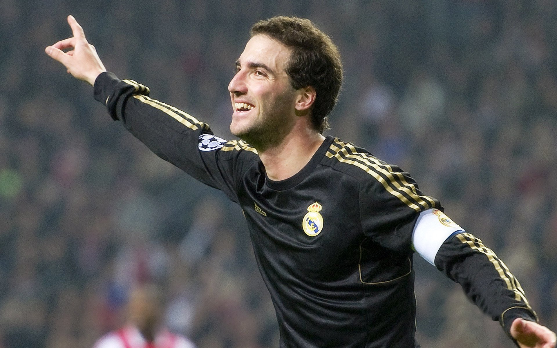 英超次回合激情夜！谷爱凌里突外投，利雅得新月大胜广厦男篮